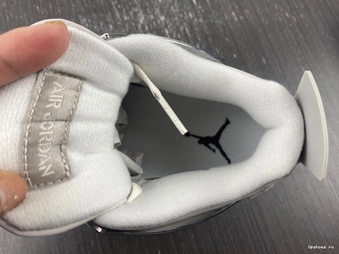 Retro Jordan AQ9129-001 Frozen Moments 4   0807